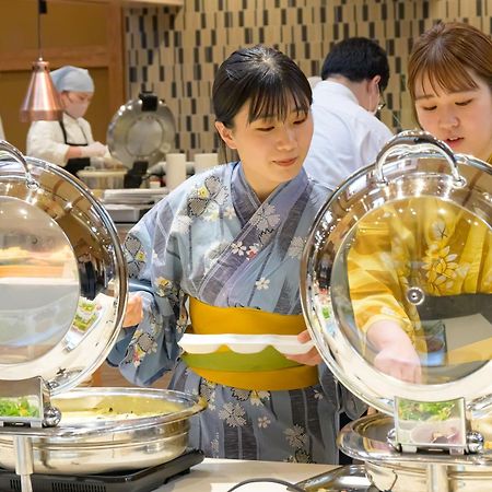 Senkeien Tsukioka Hotel Kaminoyama Exteriör bild
