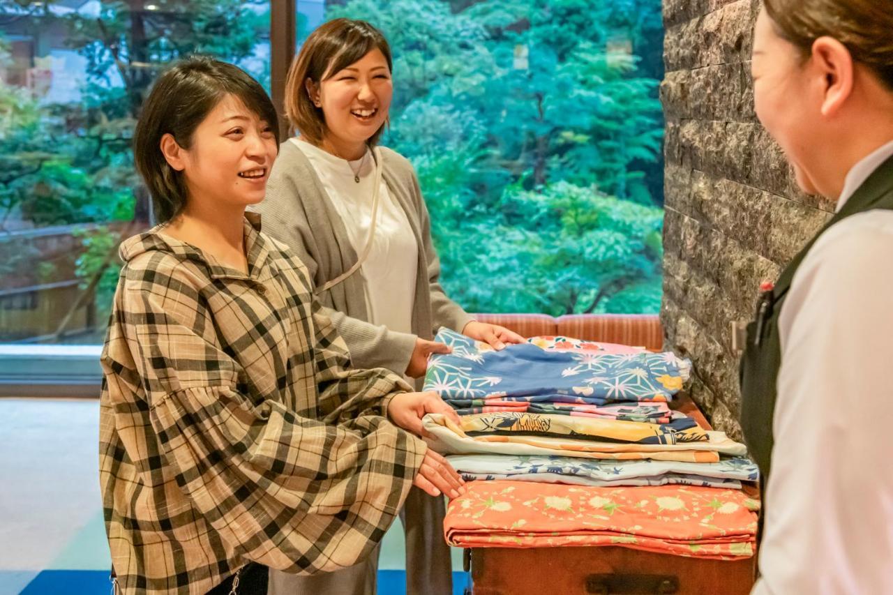 Senkeien Tsukioka Hotel Kaminoyama Exteriör bild