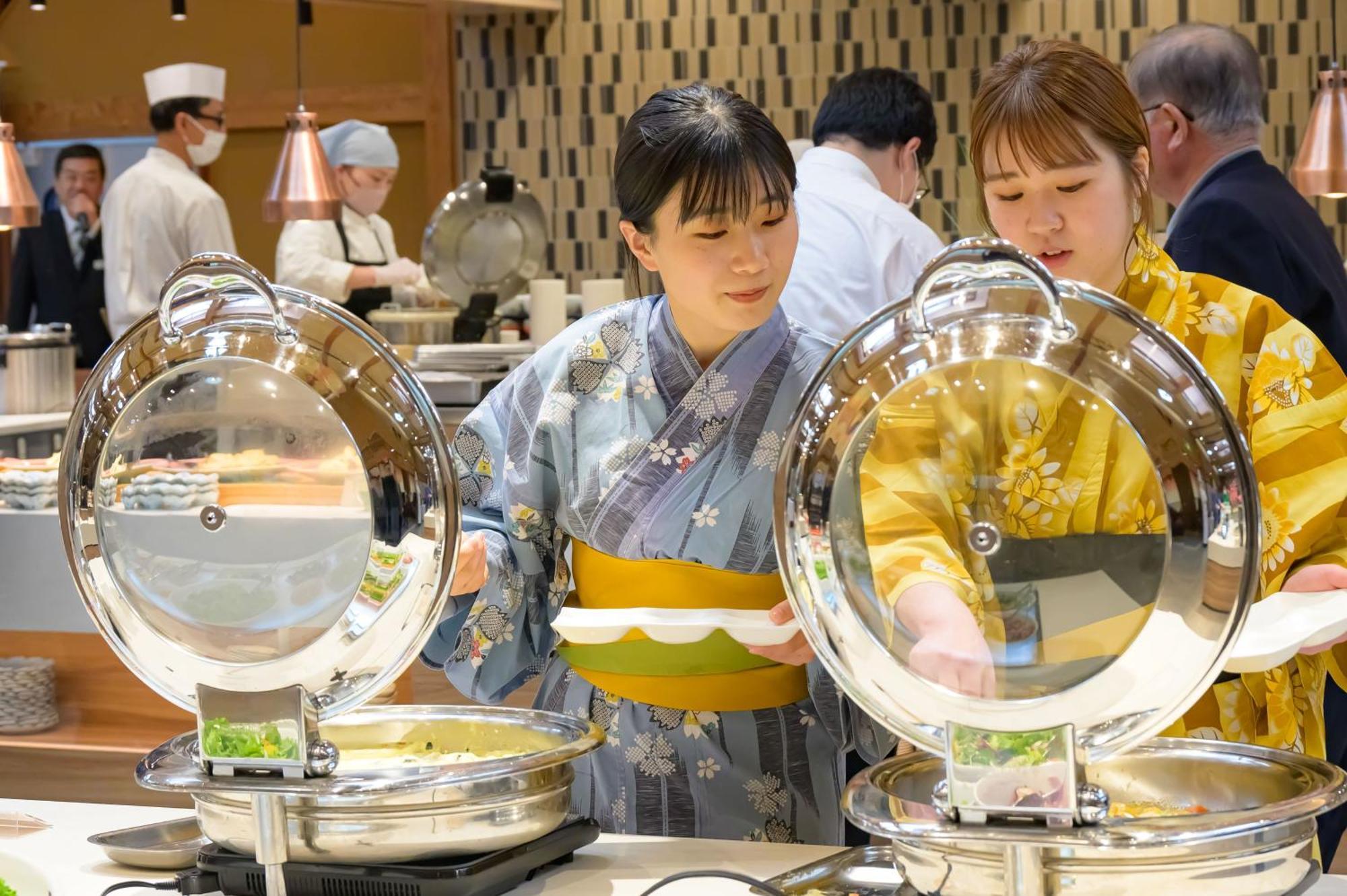 Senkeien Tsukioka Hotel Kaminoyama Exteriör bild