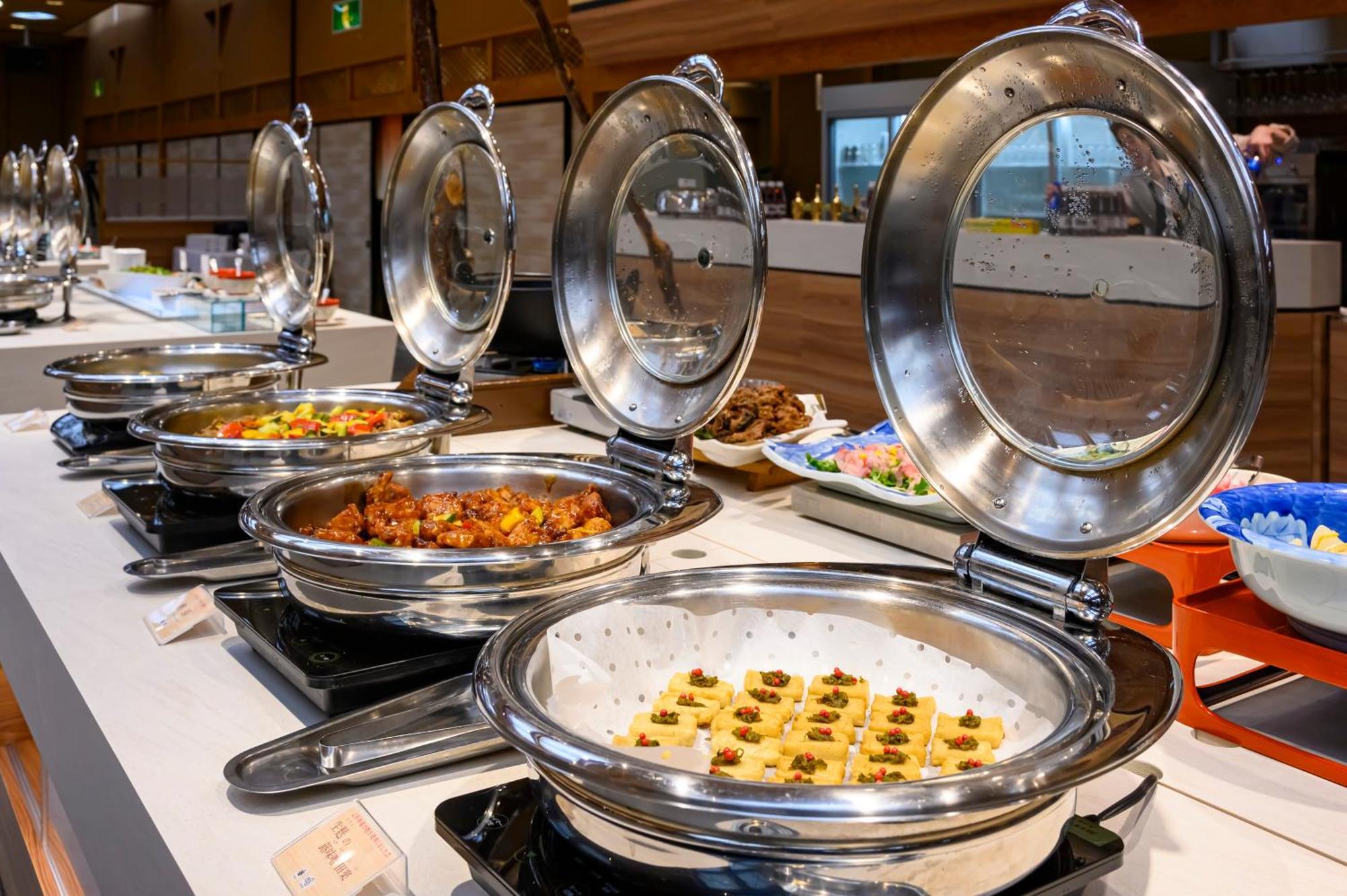 Senkeien Tsukioka Hotel Kaminoyama Exteriör bild