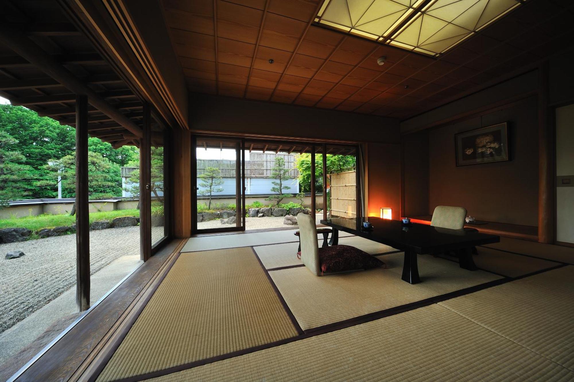 Senkeien Tsukioka Hotel Kaminoyama Exteriör bild