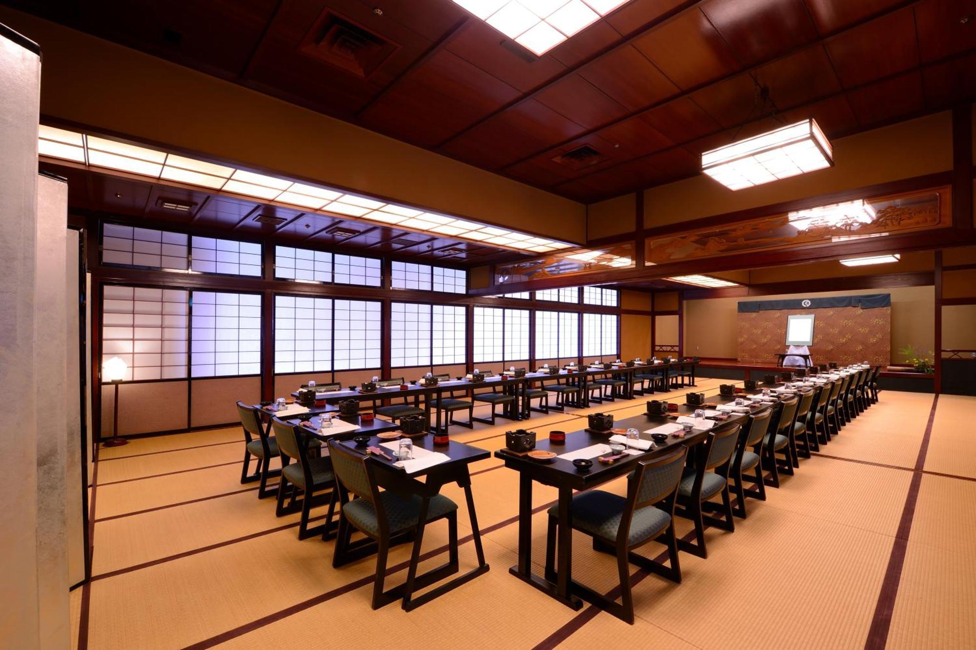 Senkeien Tsukioka Hotel Kaminoyama Exteriör bild