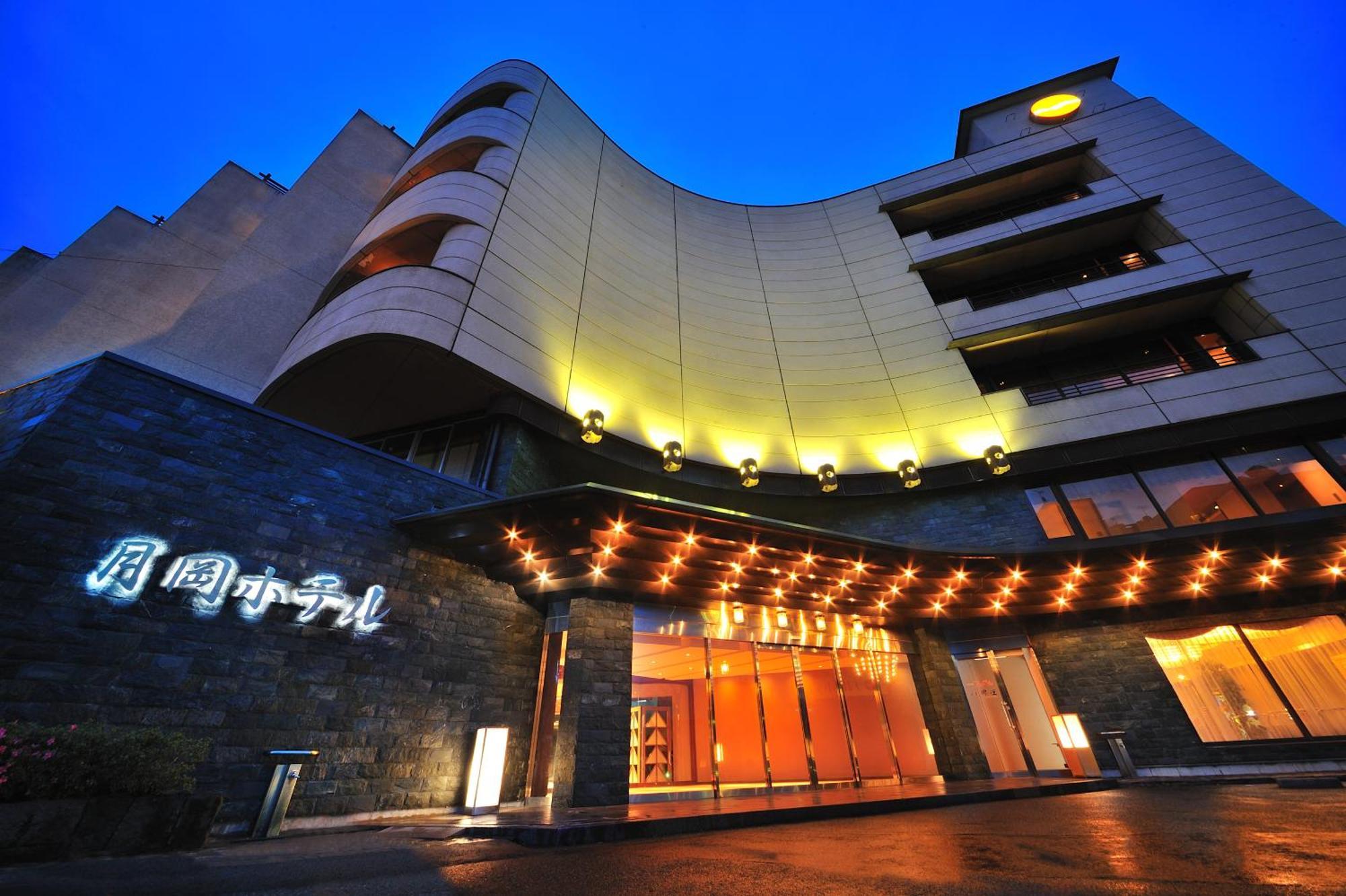 Senkeien Tsukioka Hotel Kaminoyama Exteriör bild