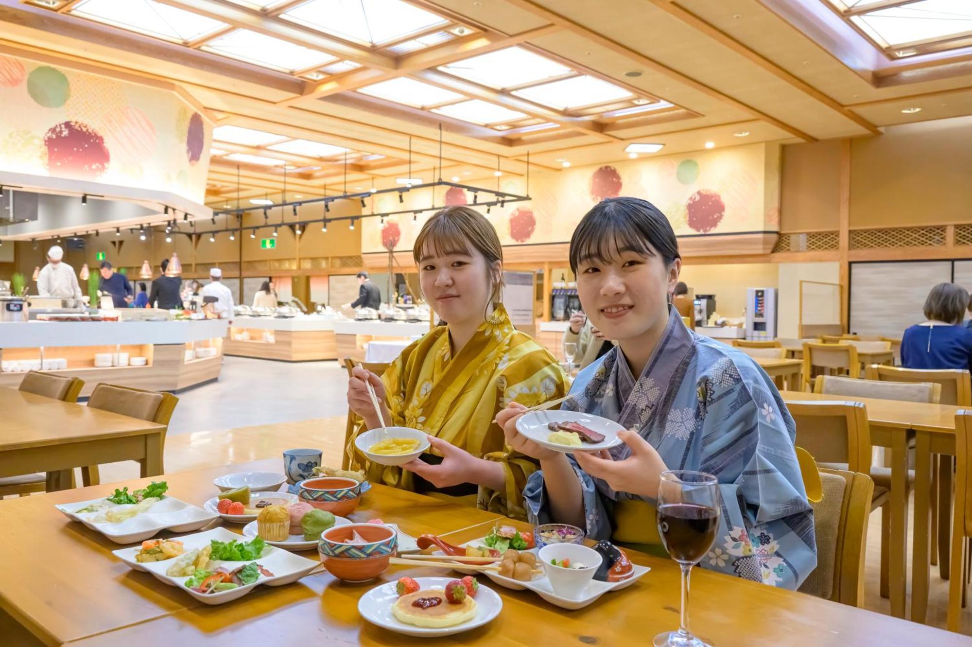 Senkeien Tsukioka Hotel Kaminoyama Exteriör bild