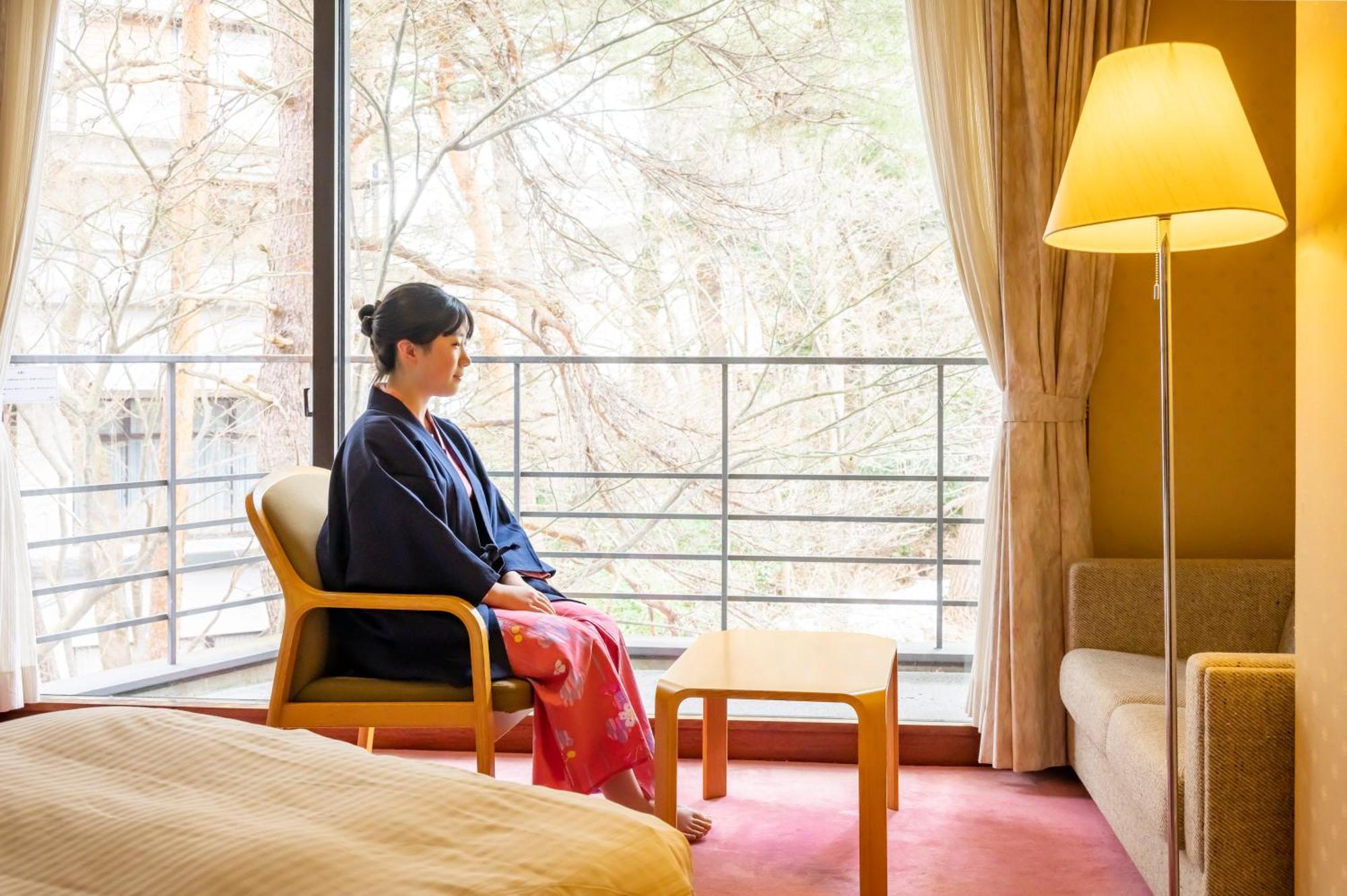 Senkeien Tsukioka Hotel Kaminoyama Exteriör bild