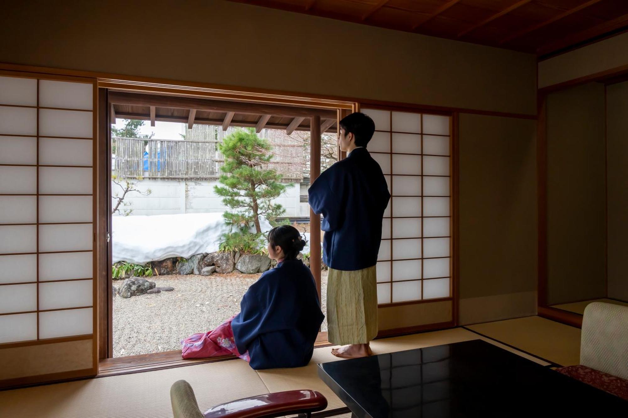 Senkeien Tsukioka Hotel Kaminoyama Exteriör bild
